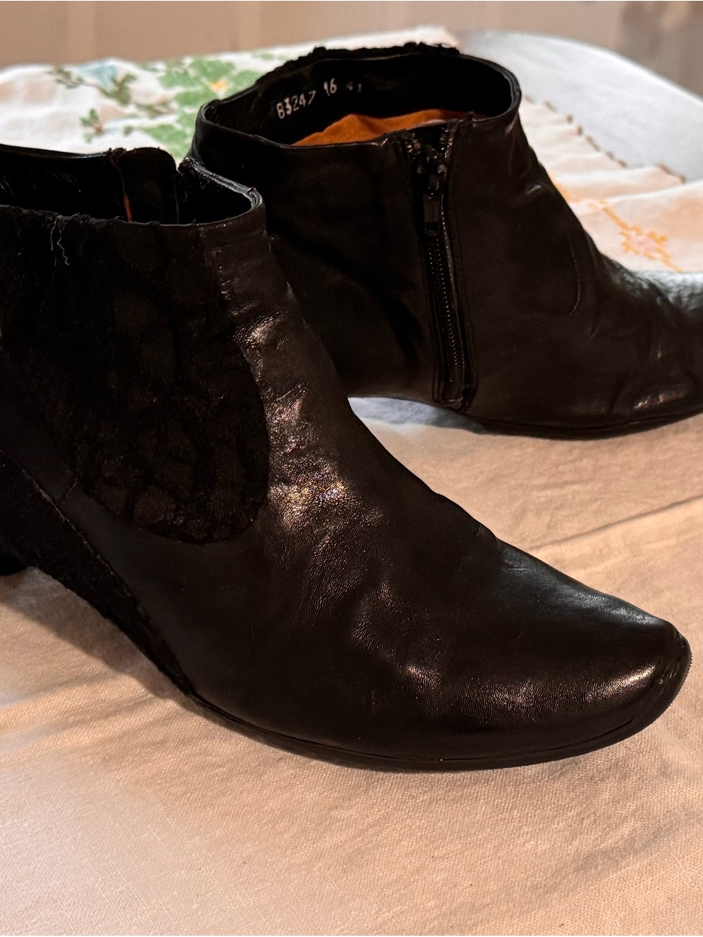 Think! Brand Black Women's Leather Ankle Boots - Sleek Side-Zip Chelsea Style